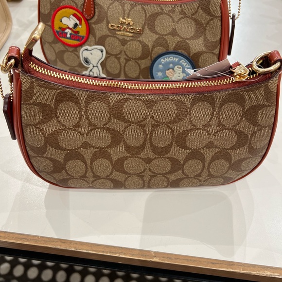 Coach - Picture 3 of 3